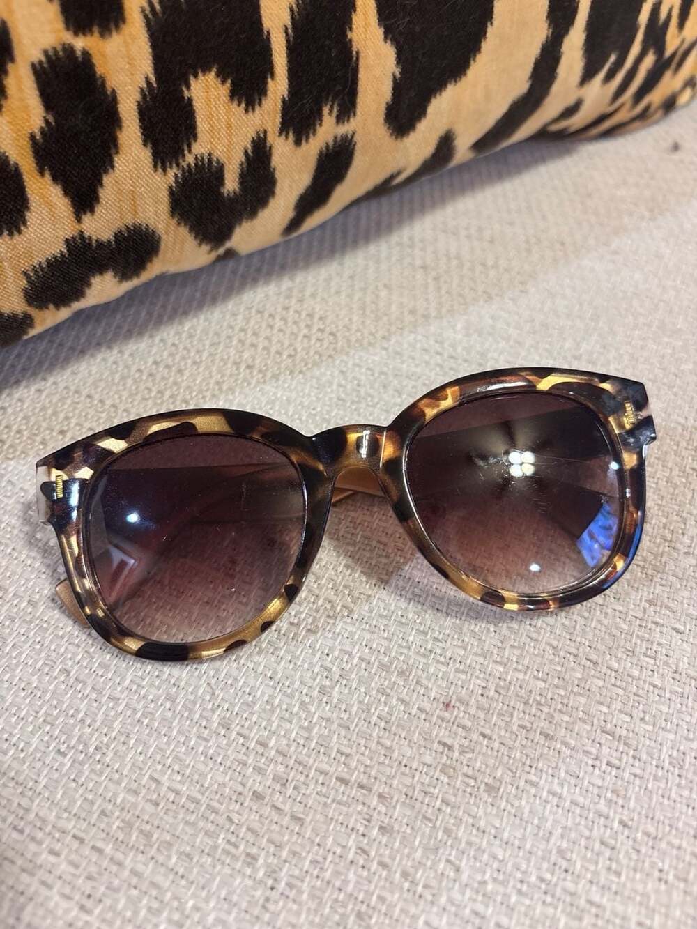 Laundry By Shelli Segal Tortoise Sunglasses - Picture 9 of 9